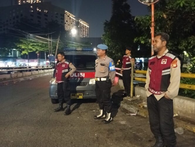 
					Patroli Tiga Pilar Polsek Senen Sasar Titik Rawan Kejahatan, Situasi Kamtibmas Kondusif