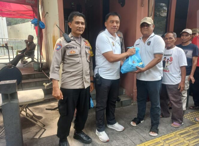 
					Bakti Sosial HUT Bhayangkara ke-80, Polsek Metro Menteng Hadirkan Kepedulian Untuk Warga Cikini