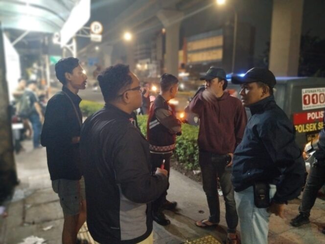 
					Respons Cepat Polisi Tindak Lanjuti Laporan 110, Korban Begal HP Diantar Buat Laporan Polisi