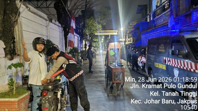 
					Patroli dan Razia Dini Hari Polsek Johar Baru Jaga Wilayah Tetap Aman dan Kondusif