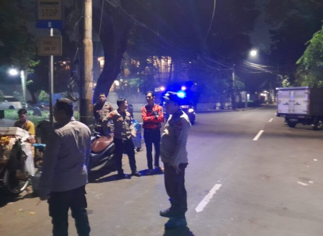 
					Respon Cepat 110, Polsek Metro Menteng Antisipasi Dugaan Tawuran Remaja di Taman Lawang
