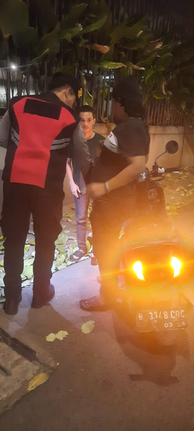 
					Operasi Cipkon Dini Hari, Polres Jakpus Amankan Pemuda Bawa 20 Butir Tramadol
