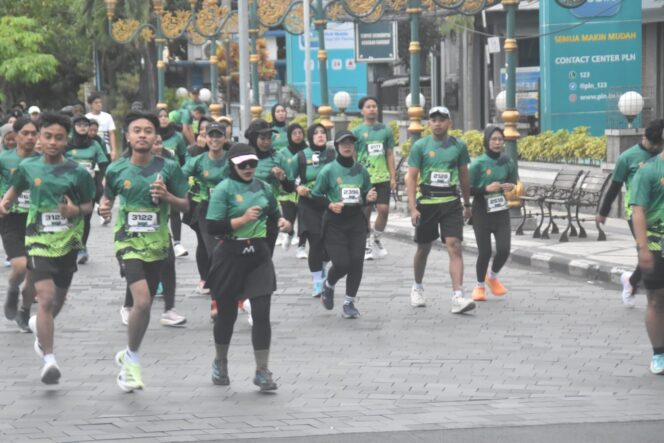 
					Cakra Fun Run 2026 Meriahkan HUT ke-65 Kostrad, Lebih dari 5.000 Peserta Ramaikan Kota Malang