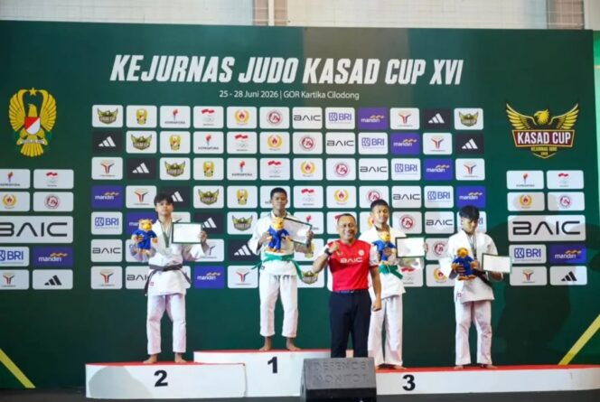 
					Pangdivif 1 Kostrad Sematkan Medali Kejurnas Judo Kasad Cup XVI Tahun 2026