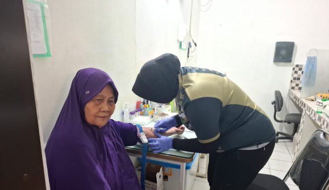 
					Kodim 0505/Jakarta Timur Gelar Bakti Kesehatan Teritorial, Warga Matraman Antusias Manfaatkan Layanan Pemeriksaan Gratis