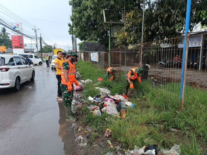 
					Satgas Sampah Koramil 01/Teluknaga Bersihkan Tumpukan Sampah di Salembaran