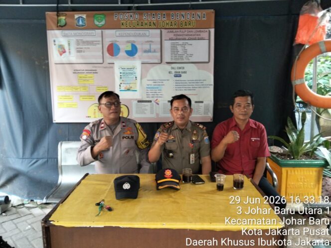 
					Perkuat Sinergi Tiga Pilar, Bhabinkamtibmas Johar Baru Sambangi Posko Kelurahan Jaga Kondusivitas Wilayah