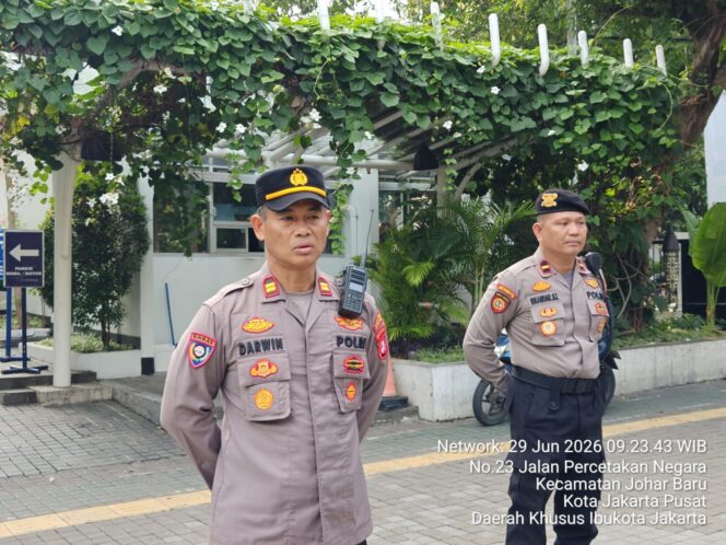 
					Polsek Johar Baru Siagakan 39 Personel Amankan Aksi Unjuk Rasa di Kantor BPOM
