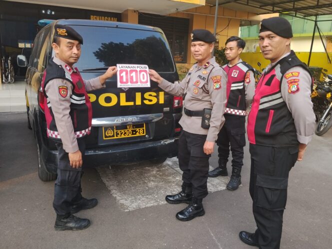 
					Permudah Layanan Masyarakat, Kendaraan Patroli Polsek Johar Baru Dipasangi Stiker Call Center 110