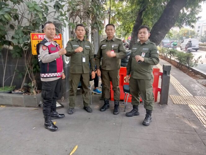 
					Patroli Samapta Polsek Senen Sambangi Permukiman hingga Objek Vital, Situasi Kondusif