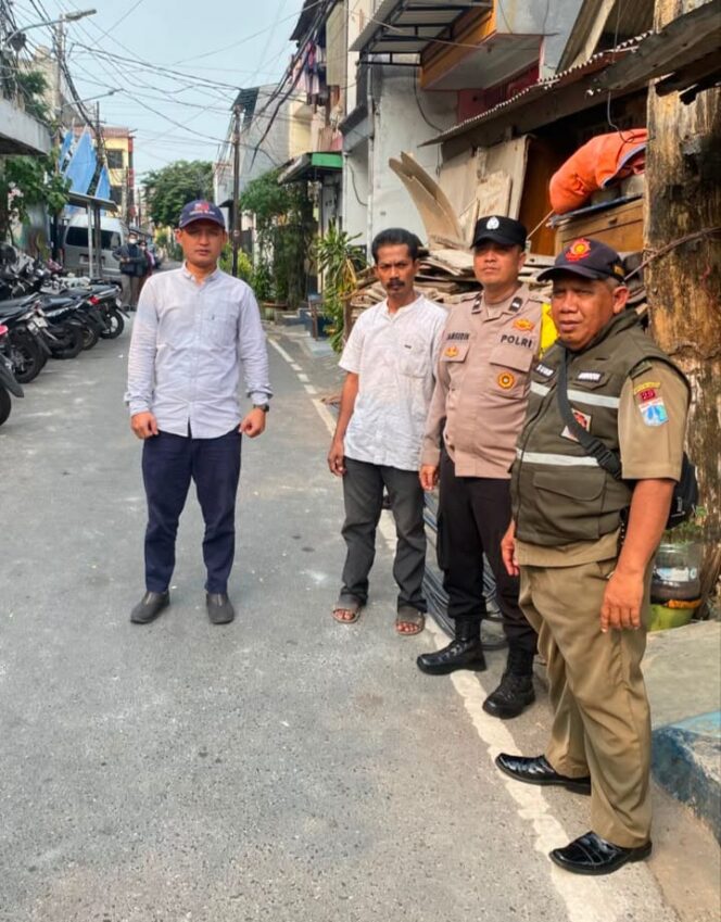
					Bhabinkamtibmas Kwitang Tingkatkan Patroli Dialogis, Warga Diajak Aktif Jaga Keamanan Lingkungan