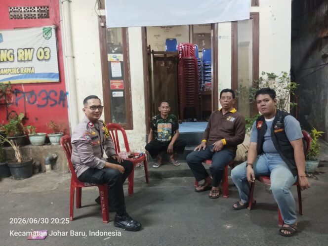 
					Sinergi Polisi dan Satkamling Perkuat Pengawasan Lingkungan, Tamu Wajib Lapor Jadi Fokus Utama