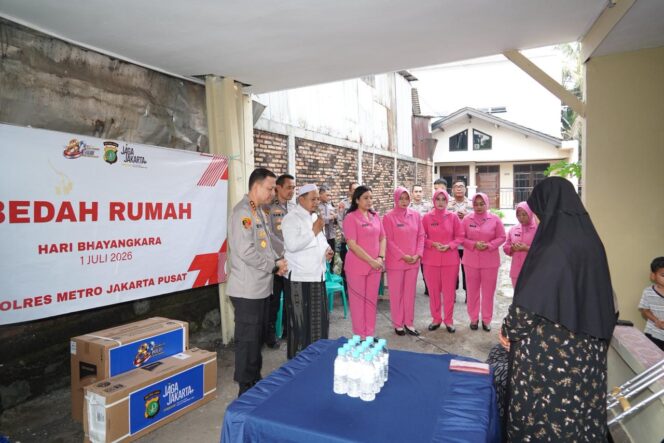 
					Polres Jakpus Bedah Rumah Anggota Polri Sakit, Kombes Reynold: Kami Hadir untuk Membantu