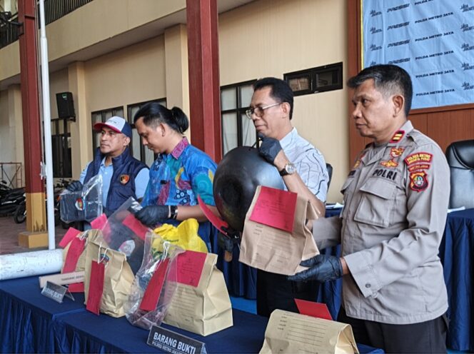 
					Polres Jakpus Ungkap Fakta Mengejutkan di Balik Perampokan Menteng, Pelaku Ternyata Orang Terdekat Korban
