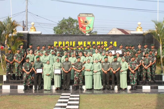 
					Danbrigif 14 Kostrad Pimpin Tradisi Pindah Satuan Empat Prajurit