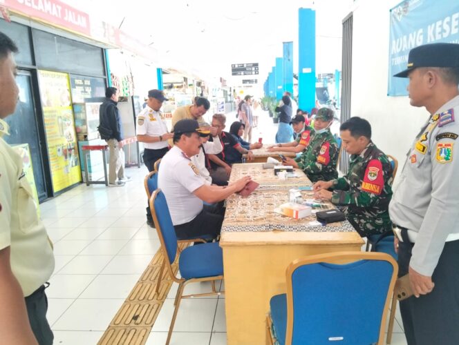 
					Koramil 03/Pasar Rebo–Ciracas Gelar Bakti Kesehatan Gratis di Terminal Kampung Rambutan