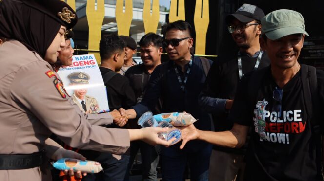
					Perhatian Koalisi Masyarakat Sipil kepada Polri di Hari Bhayangkara