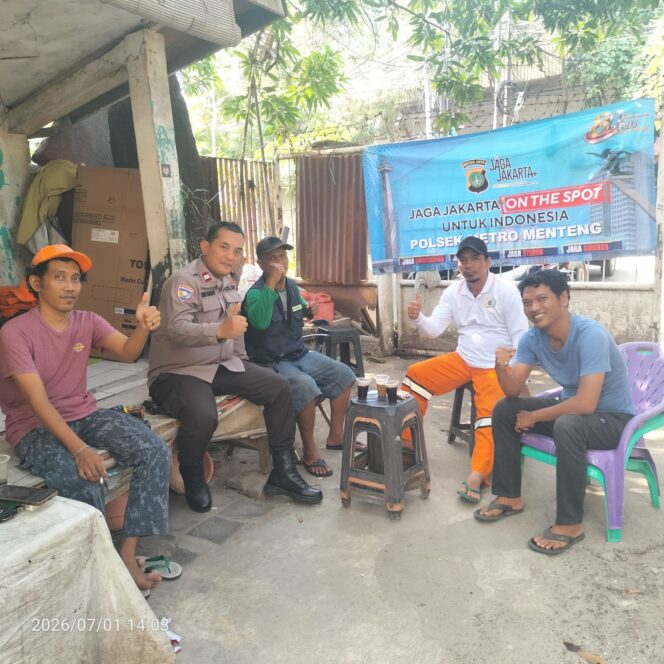 
					Jaga Jakarta On The Spot, Polsek Metro Menteng Ajak Warga Aktifkan Pos Kamling