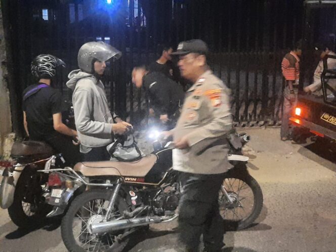 
					Operasi Cipkon di Jakpus, Polisi Amankan 5 Orang Diduga Terlibat Narkoba, Obat Terlarang dan Sajam