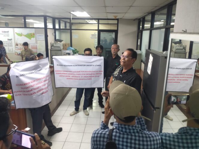 
					Panas! Aliansi Kontraktor Kepung Sudin PRKP Jakut, Tuntut Kasudin Dicopot dan Pengadaan Diusut