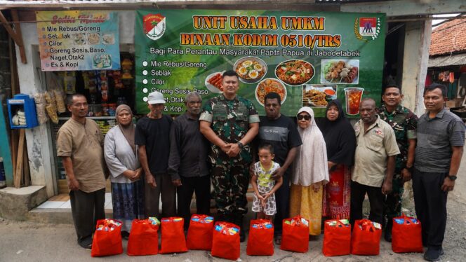 
					KODIM 0510/TRS SALURKAN BANTUAN UNIT USAHA UMKM KEPADA WARGA PAPUA DI WILAYAH KORAMIL 02/CURUG