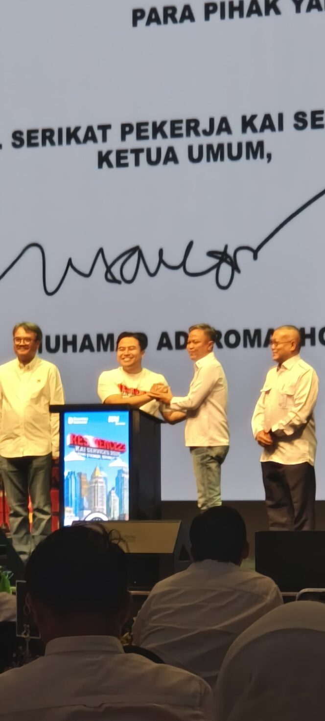 
					Momentum HUT ke-23, KAI Services Tandatangani PKB Bersama Serikat Pekerja