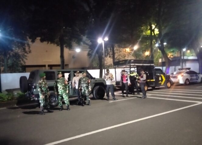
					CEGAH BALAP LIAR DAN TAWURAN, KORAMIL 03/LEGOK INTENSIFKAN PATROLI MALAM