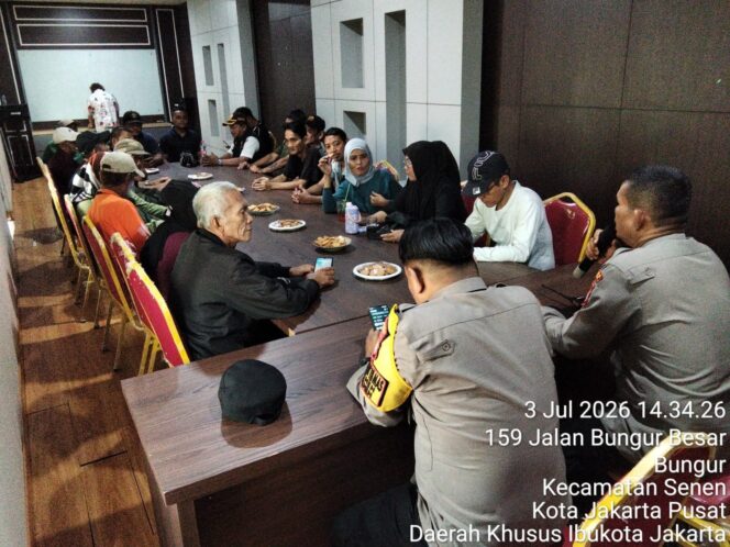 
					Warga dan Emak-Emak Jaga Jakarta Perkuat Sinergi Kamtibmas Bersama Polsek Senen