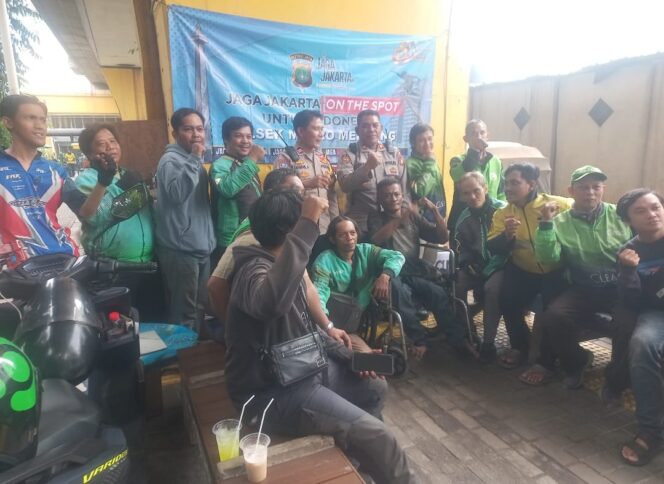 
					Polsek Metro Menteng Rangkul Komunitas Ojol Stasiun Gondangdia Lewat Jaga Jakarta On The Spot
