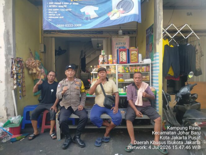 
					Sambang Warga RW 07 Galur, Bhabinkamtibmas Perkuat Komunikasi dan Harkamtibmas Lingkungan