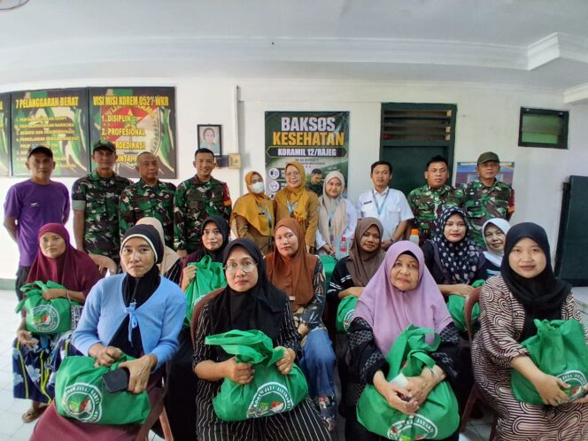 
					Danramil 12/Rajeg: Kemanunggalan TNI Lewat Baksos Kesehatan