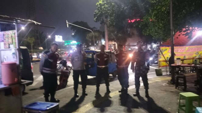 
					Patroli Gabungan Tiga Pilar Digelar di Senen, Antisipasi Gangguan Kamtibmas pada Malam Hari