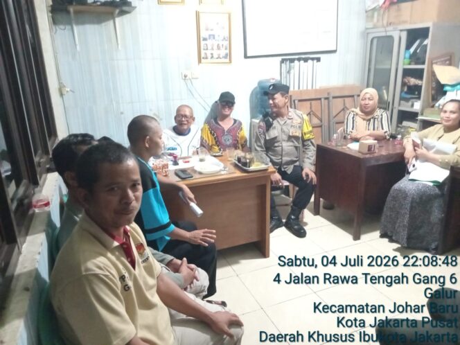 
					Perkuat Pos Kamling dan Deteksi Dini, Bhabinkamtibmas Galur Ajak Warga RW 06 Jaga Lingkungan Tetap Aman