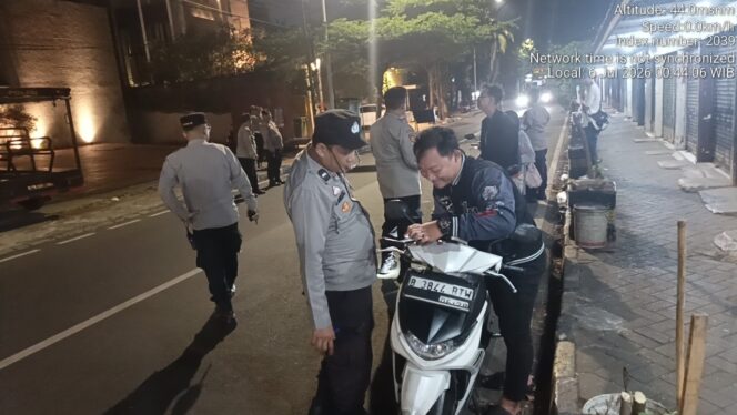 
					Razia Humanis di jalan Surabaya, Polsek Metro Menteng Persempit Ruang Gerak Pelaku Kejahatan