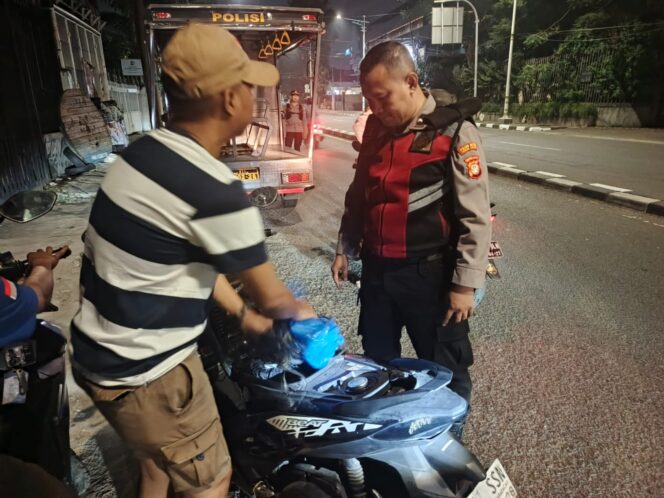 
					Polsek Metro Tanah Abang Gelar Razia Stasioner Antisipasi Gangguan Kamtibmas pada Jam Rawan