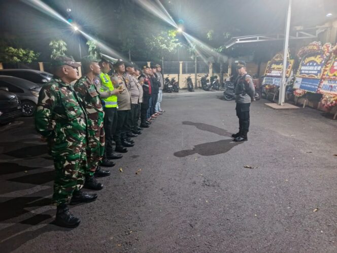 
					Polsek Metro Tanah Abang Gelar Apel dan Patroli Operasi Cipta Kondisi, Wujudkan Situasi Kamtibmas yang Aman dan Kondusif