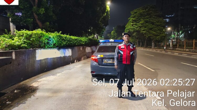 Patroli Dini Hari, Polsek Metro Tanah Abang Perkuat Kehadiran Polisi untuk Cegah Kejahatan Jalanan di Palmerah
