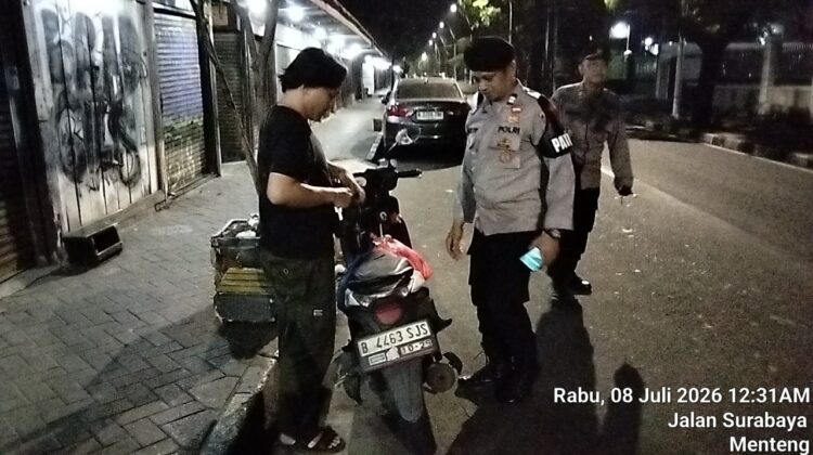 Polsek Metro Menteng Gencarkan Operasi Malam, Belasan Personel Sisir Jalan Surabaya