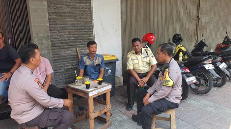 Kapolsubsektor Pasar Baru Pimpinan Giat Jaga Jakarta On The Spot Untuk Indonesia” Perkuat Sinergi Polri dan Sabuk Kamtibmas di Pasar Baru