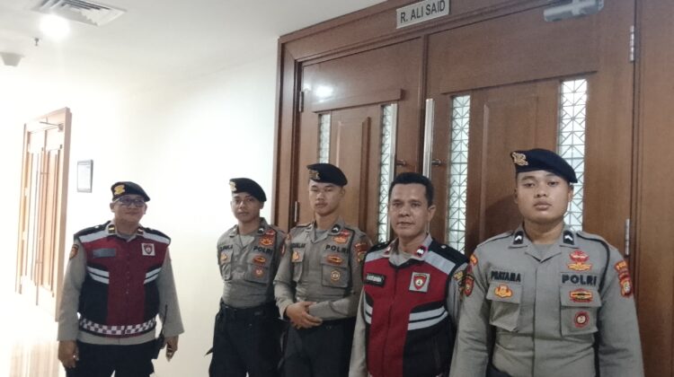 Pengamanan Humanis Tanpa Senjata Api, Polsek Kemayoran Jamin Sidang Strategis Berlangsung Kondusif