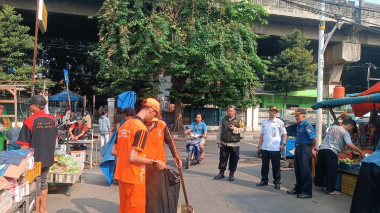 Polri dan Tiga Pilar Perkuat Penataan Kawasan melalui Himbauan Humanis kepada Pedagang