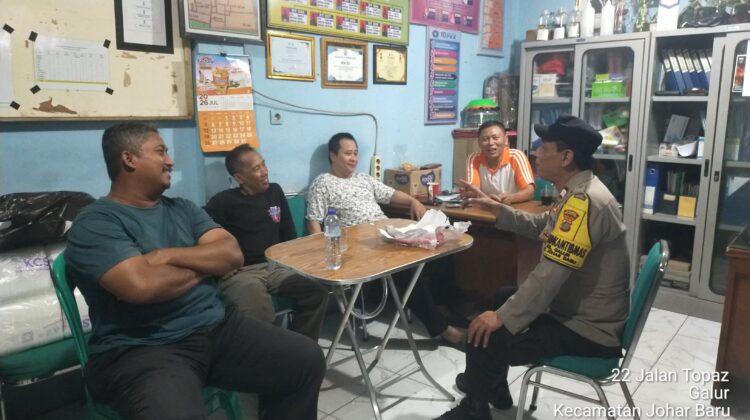 Perkuat Pos Kamling Galur, Polisi Ajak Warga Aktif Jaga Keamanan Lingkungan