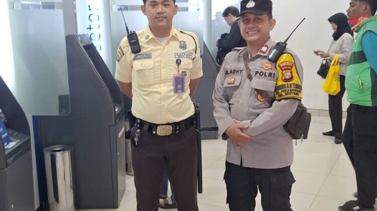 Bhabinkamtibmas Pegangsaan Perkuat Keamanan Bank BCA Lewat Sambang Kamtibmas