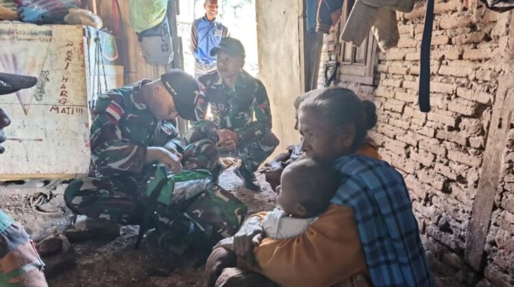 Satgas Yonarhanud 2 Kostrad Berikan Layanan Kesehatan Gratis di Perbatasan
