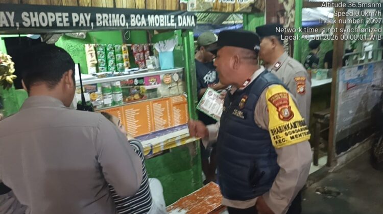 Polisi Sisir Jalan Menteng Tenggulun, Patroli Malam Perkuat Keamanan Permukiman
