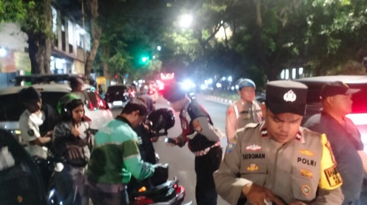 Polsek Senen Intensifkan Razia Malam di Stasiun Senen untuk Cegah Gangguan Kamtibmas