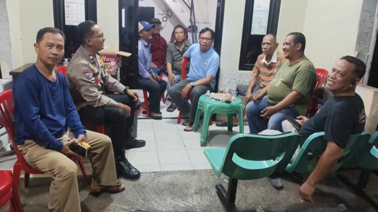 Aktifkan Poskamling, Polisi dan Warga RW 05 Kampung Rawa Bersinergi Cegah Kejahatan Jalanan
