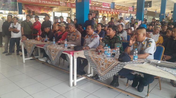 Perkuat Komunikasi Sosial, Koramil 03/Ps.Rebo–Ciracas Gelar Nobar Bersama Masyarakat