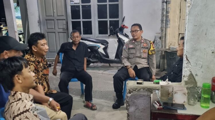 Bhabinkamtibmas Karet Tengsin Sambangi Ketua RT 05/05, Pererat Kemitraan Cegah Gangguan Kamtibmas