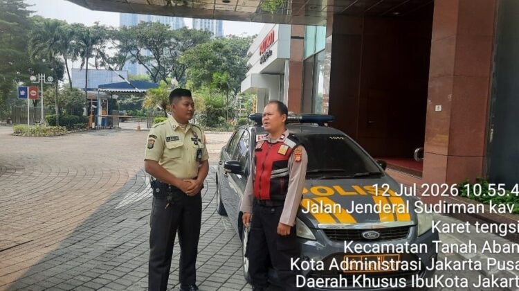 Patroli Dialogis Unit 1052 Polsek Metro Tanah Abang Hadirkan Rasa Aman di Kawasan Jalan Sudirman